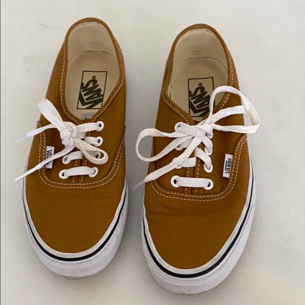 Vans authentic, nearly new